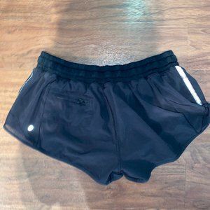 Lululemon hotty hot short